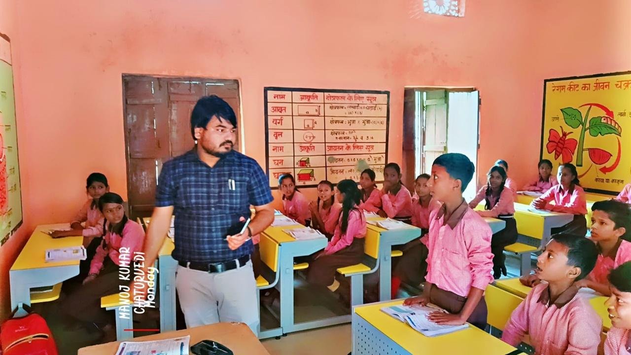 गोंडा के बीएसए पर सवा दो करोड़ की रिश्वत मांगने का आरोप, फर्नीचर सप्लाई ठेकेदार ने की शिकायत